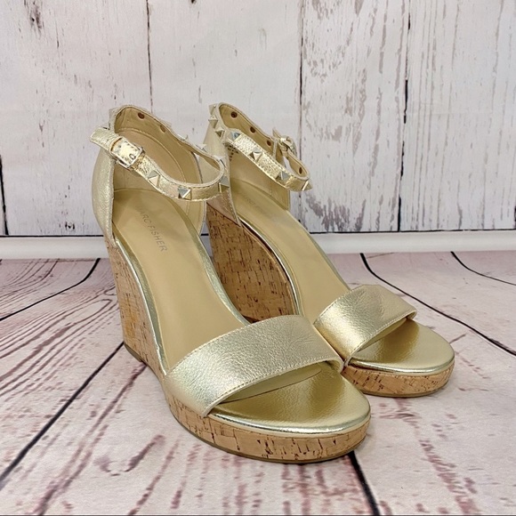 Marc Fisher “Karyna” Wedge Sandal 10 Gold Studded Metallic Shoes - Picture 1 of 8